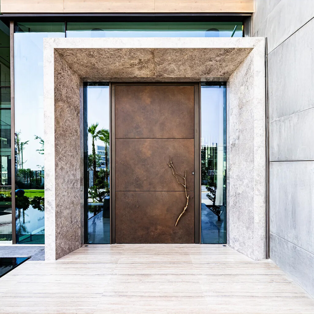 Dubai01_Front_quadrat